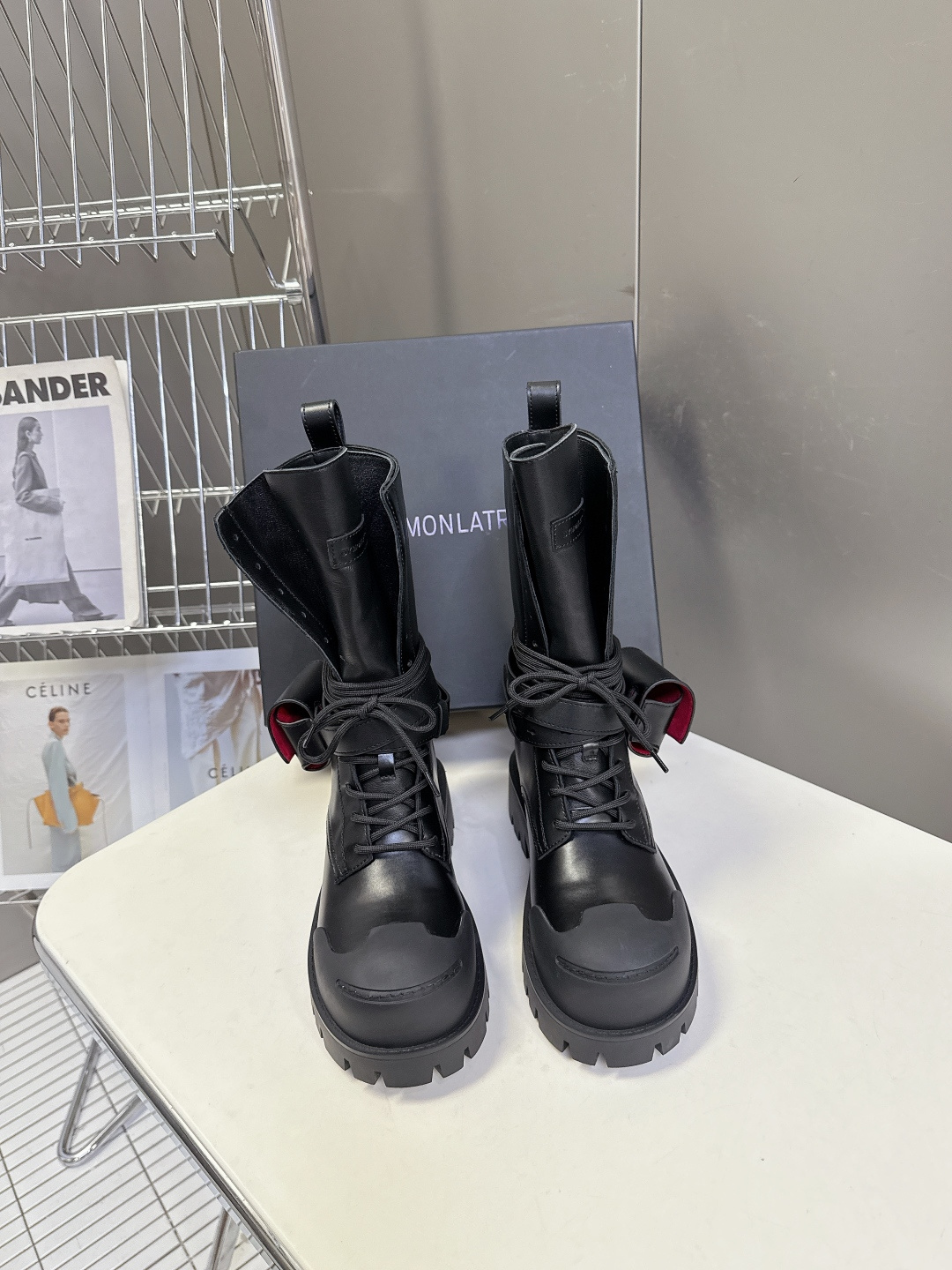 DYMALNOTPY 秋冬最新款厚底口袋靴超多明星网红种草DYMALNOTPY这个品牌一直热度不减 松糕