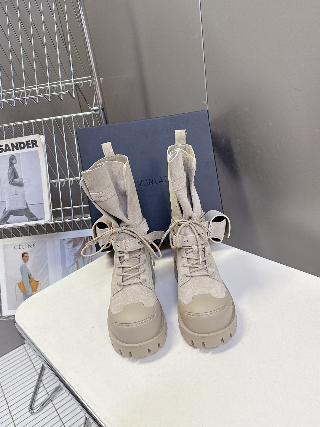 DYMALNOTPY 秋冬最新款厚底口袋靴超多明星网红种草DYMALNOTPY这个品牌一直热度不减 松糕