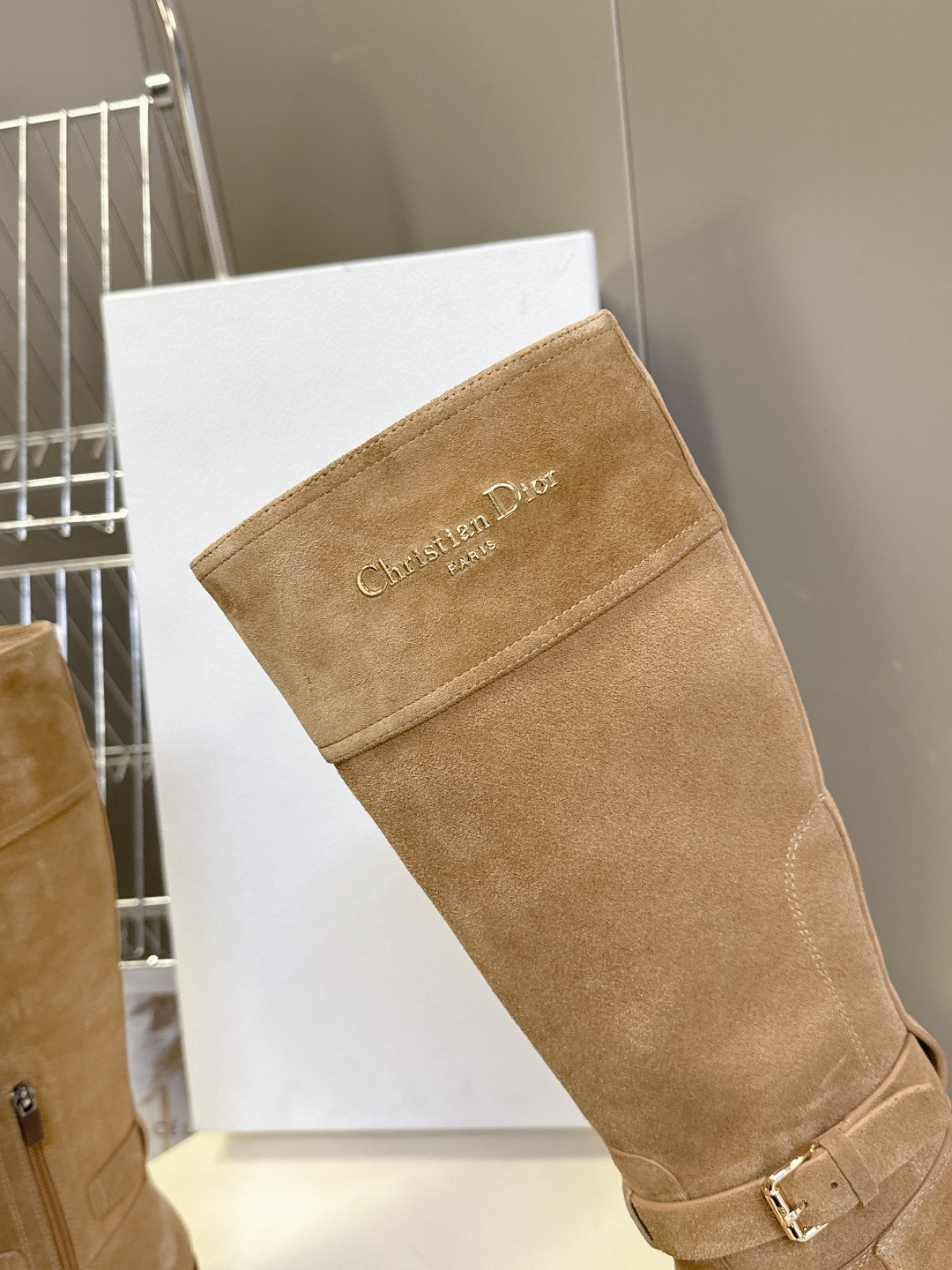 Dior迪奥秋冬最新走秀款一脚蹬长靴 超多明星网红种草、简约的设计 极具辨识度的logo点缀 品牌价值感