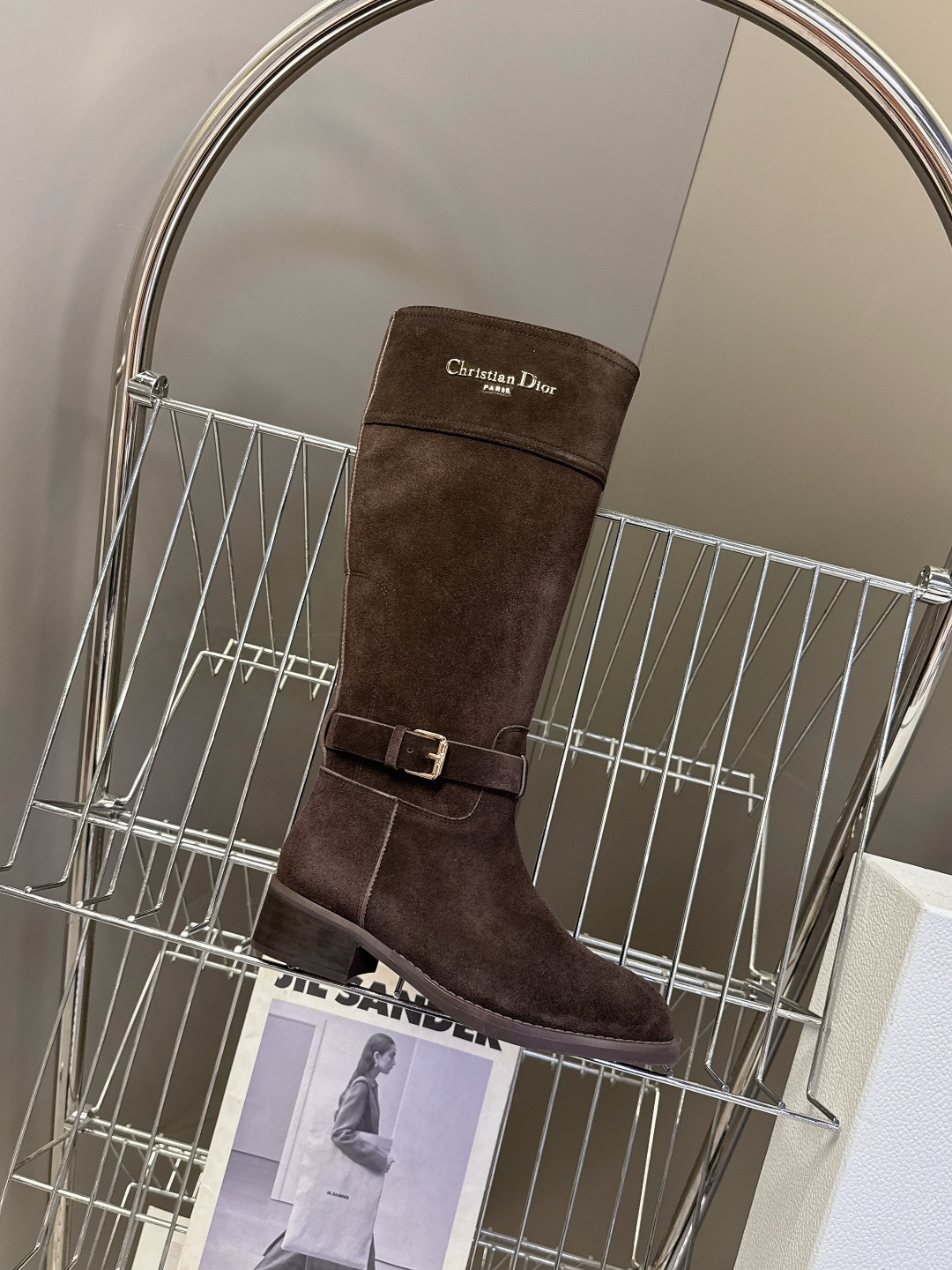 Dior迪奥秋冬最新走秀款一脚蹬长靴 超多明星网红种草、简约的设计 极具辨识度的logo点缀 品牌价值感