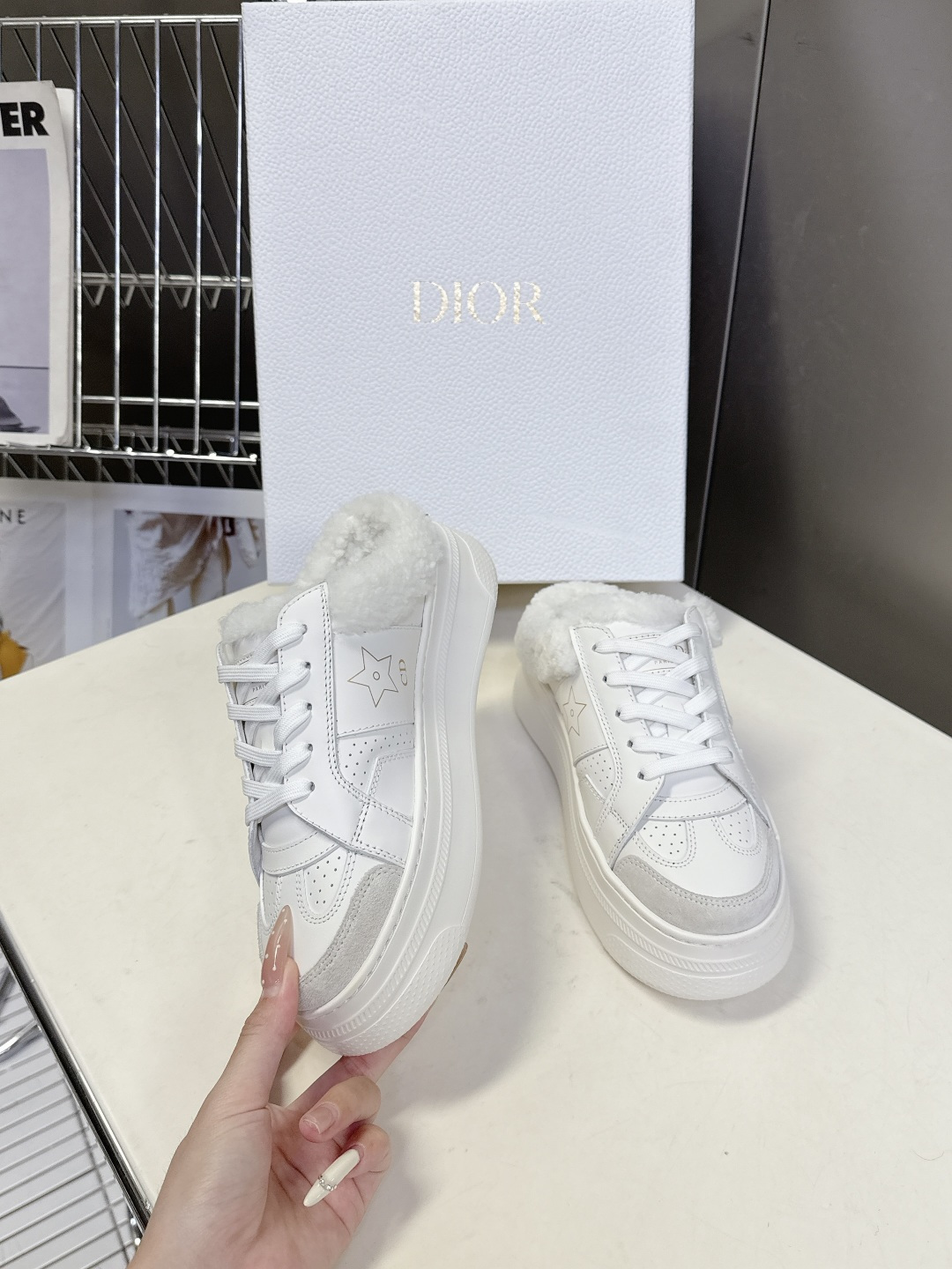 Dior迪奥秋冬最新款毛里 松糕鞋 厚底休闲鞋超多明星网红种草 这款Dior Star运动鞋延续经久不衰