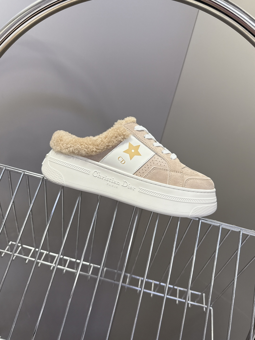 Dior迪奥秋冬最新款毛里 松糕鞋 厚底休闲鞋超多明星网红种草 这款Dior Star运动鞋延续经久不衰