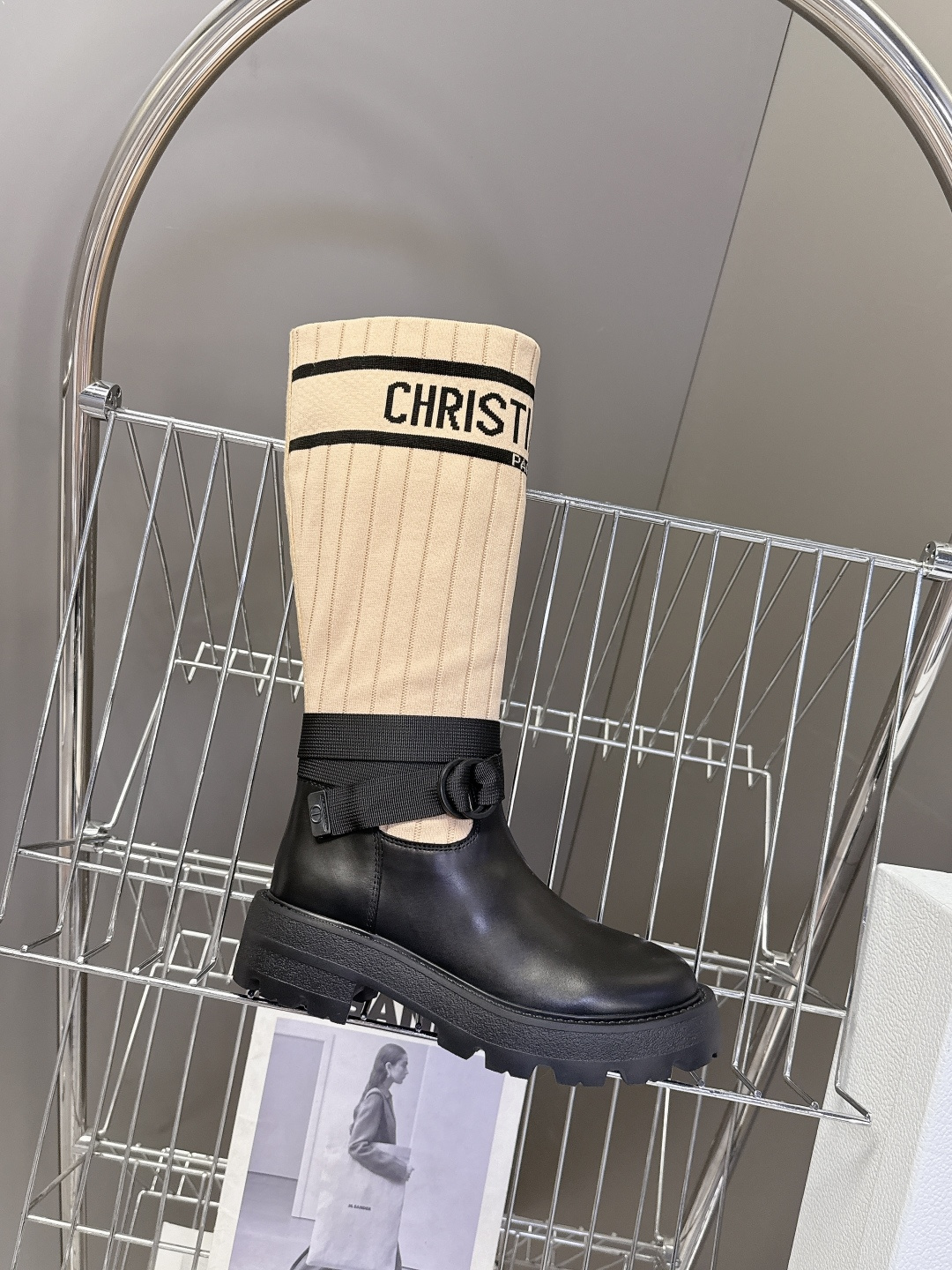 Dior迪奥秋冬最新款骑士靴 长靴 超多明星网红种草 时尚与潮流同时拥有 简约的设计 细节充满品牌元素 