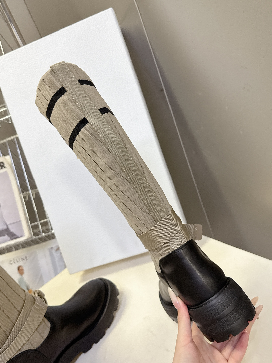 Dior迪奥秋冬最新款骑士靴 长靴 超多明星网红种草 时尚与潮流同时拥有 简约的设计 细节充满品牌元素 