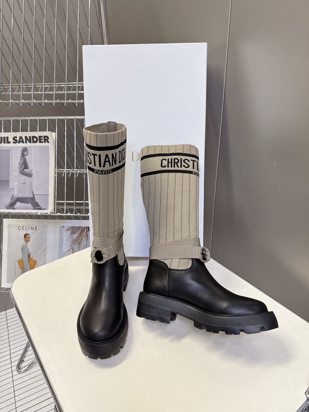 Dior迪奥秋冬最新款骑士靴 长靴 超多明星网红种草 时尚与潮流同时拥有 简约的设计 细节充满品牌元素 