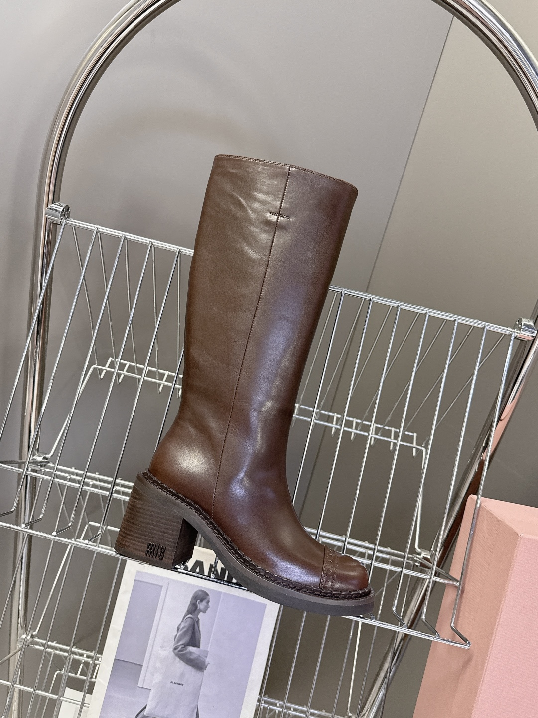 MiuMiu缪缪秋冬最新款复古皮靴 长靴 超多明星时尚博主种草 当下最流行的型体隔板设计 结合美拉德色系