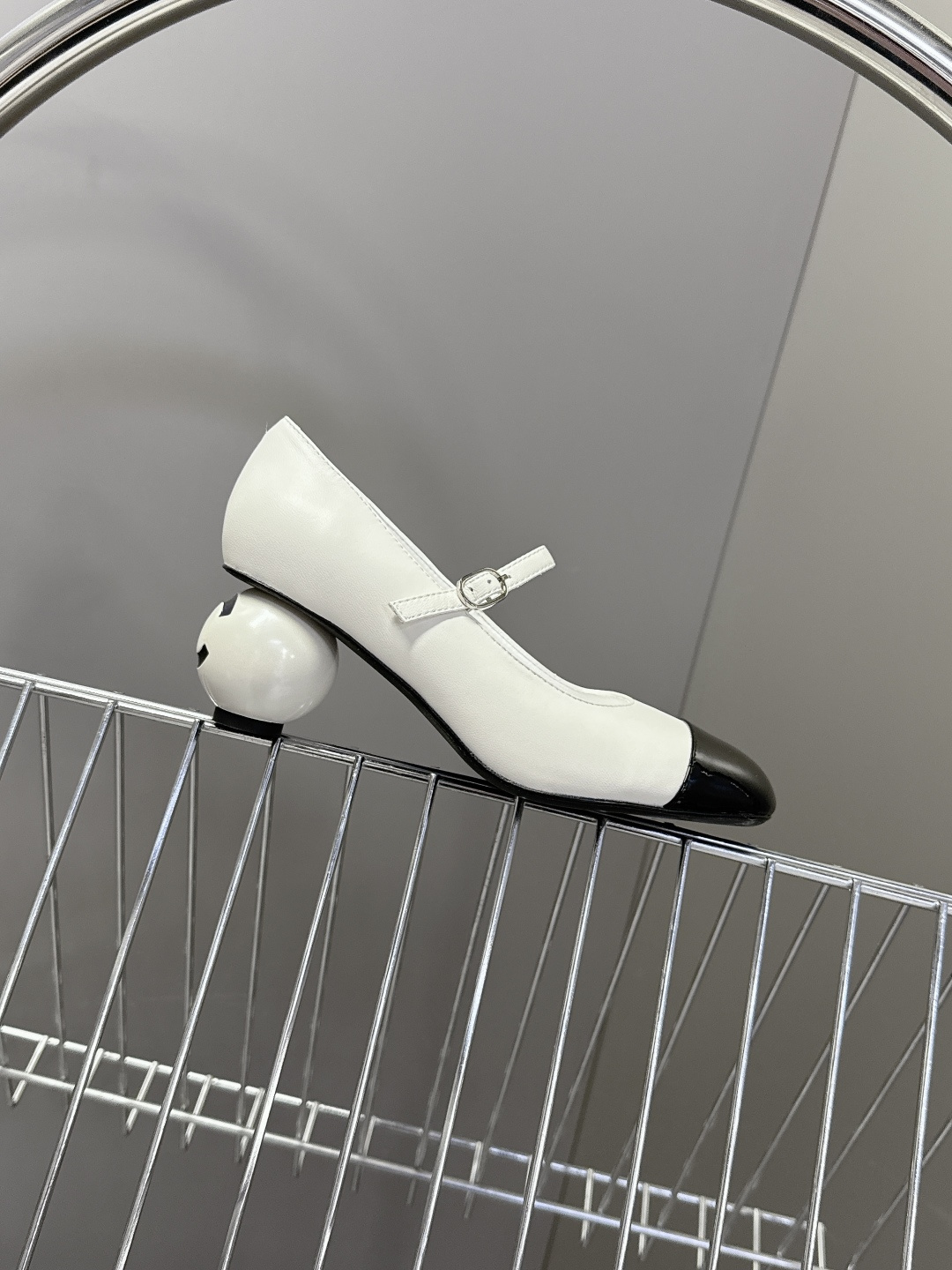 CHANEL香奈儿25K秋冬最新走秀款时装鞋小红书力推款 怎么搭配都好看 时髦精必备 香奈儿女士钟爱简约