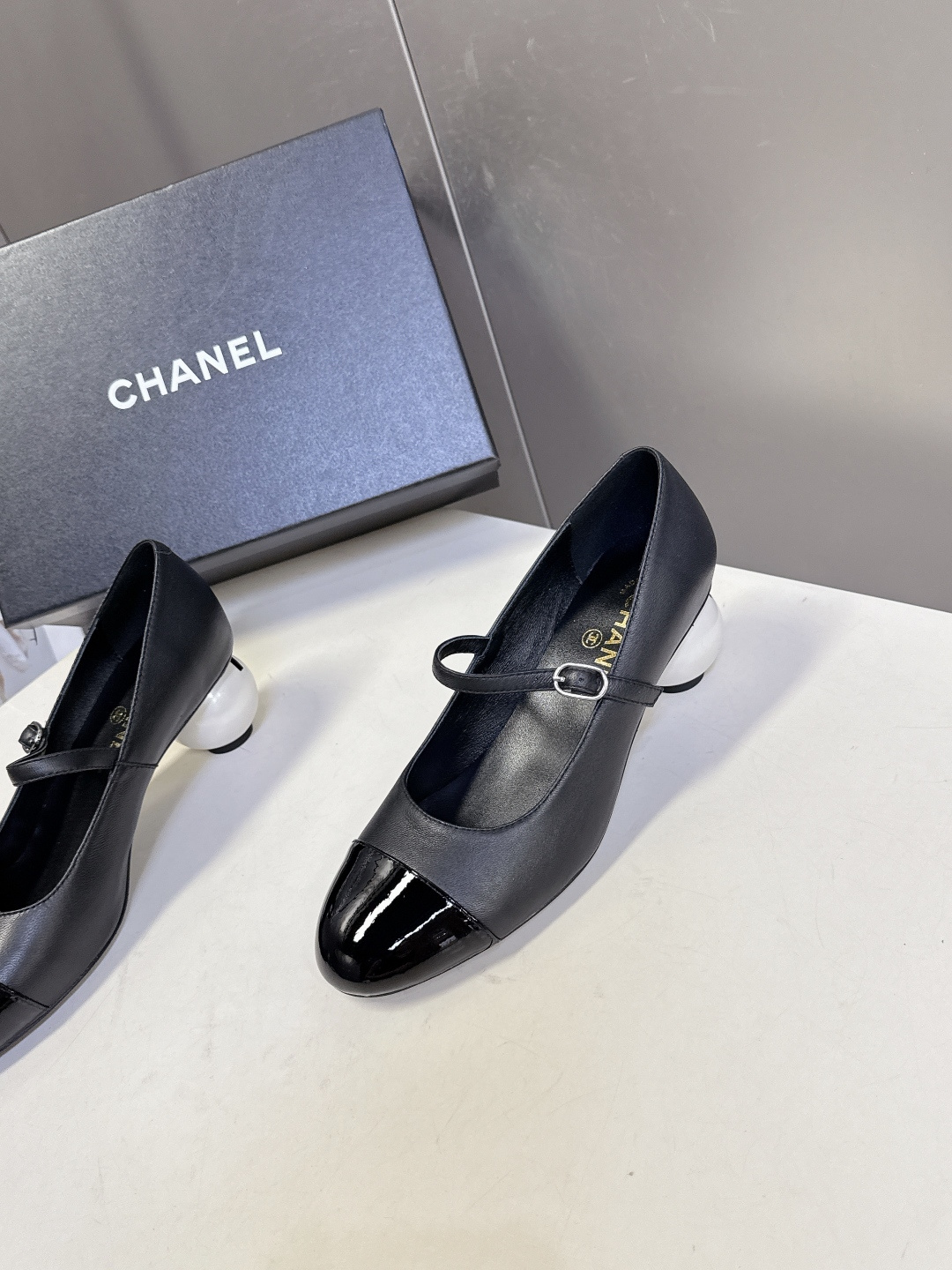 CHANEL香奈儿25K秋冬最新走秀款时装鞋小红书力推款 怎么搭配都好看 时髦精必备 香奈儿女士钟爱简约