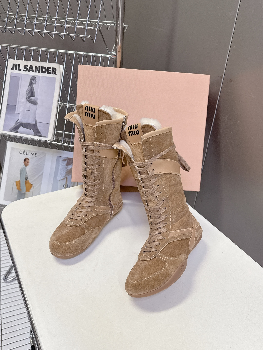 MiuMiu缪缪最新走秀款复古毛毛鞋 拳击鞋官方秀场出镜率最高的单品 超多明星时尚博主种草 miu系穿搭