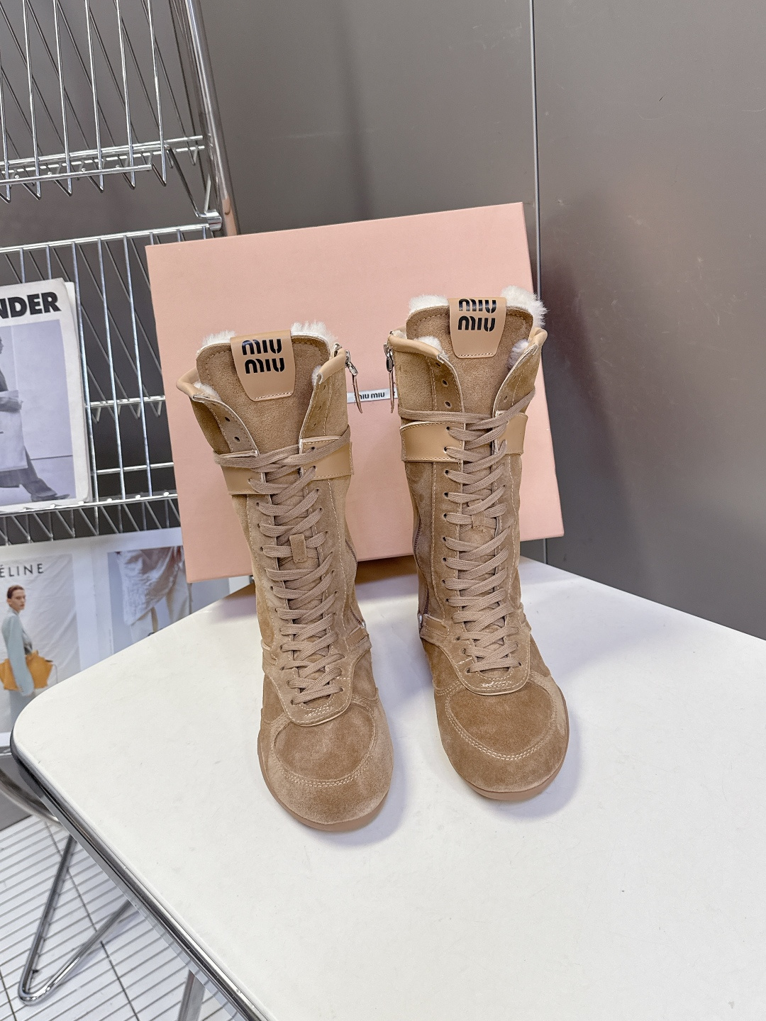 MiuMiu缪缪最新走秀款复古毛毛鞋 拳击鞋官方秀场出镜率最高的单品 超多明星时尚博主种草 miu系穿搭
