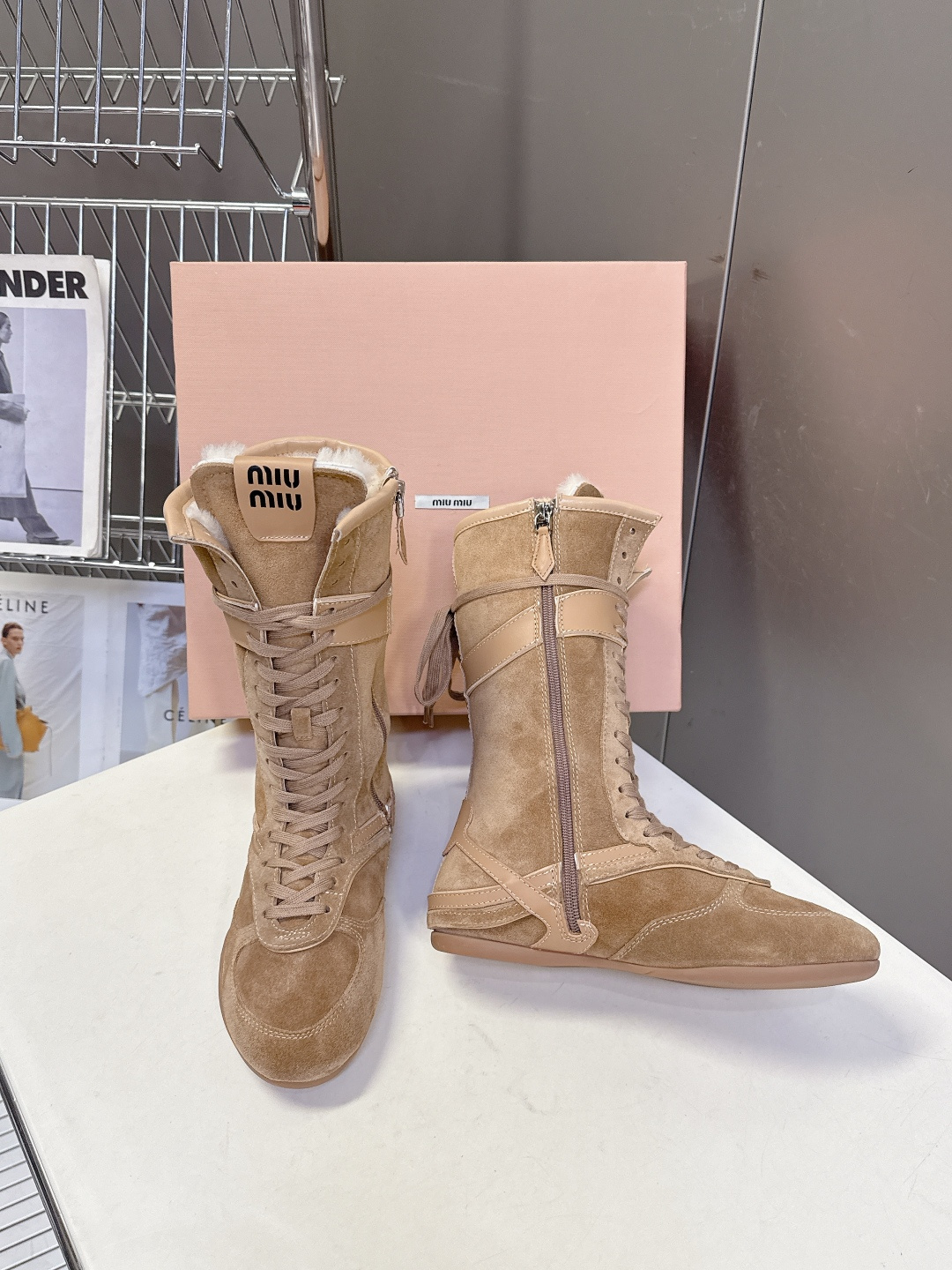 MiuMiu缪缪最新走秀款复古毛毛鞋 拳击鞋官方秀场出镜率最高的单品 超多明星时尚博主种草 miu系穿搭