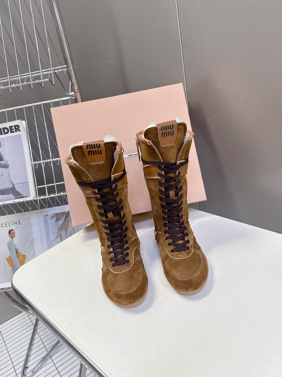 MiuMiu缪缪最新走秀款复古毛毛鞋 拳击鞋官方秀场出镜率最高的单品 超多明星时尚博主种草 miu系穿搭