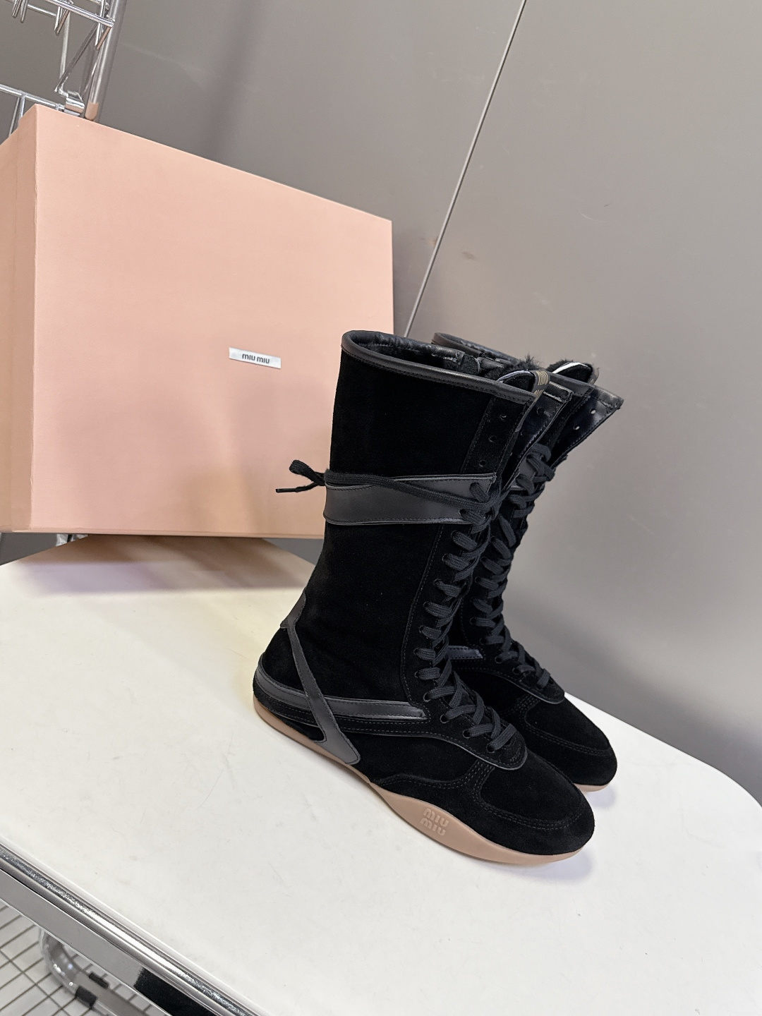 MiuMiu缪缪最新走秀款复古毛毛鞋 拳击鞋官方秀场出镜率最高的单品 超多明星时尚博主种草 miu系穿搭