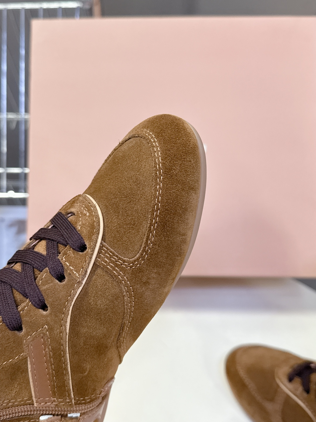 MiuMiu缪缪最新走秀款复古毛毛鞋 拳击鞋官方秀场出镜率最高的单品 超多明星时尚博主种草 miu系穿搭