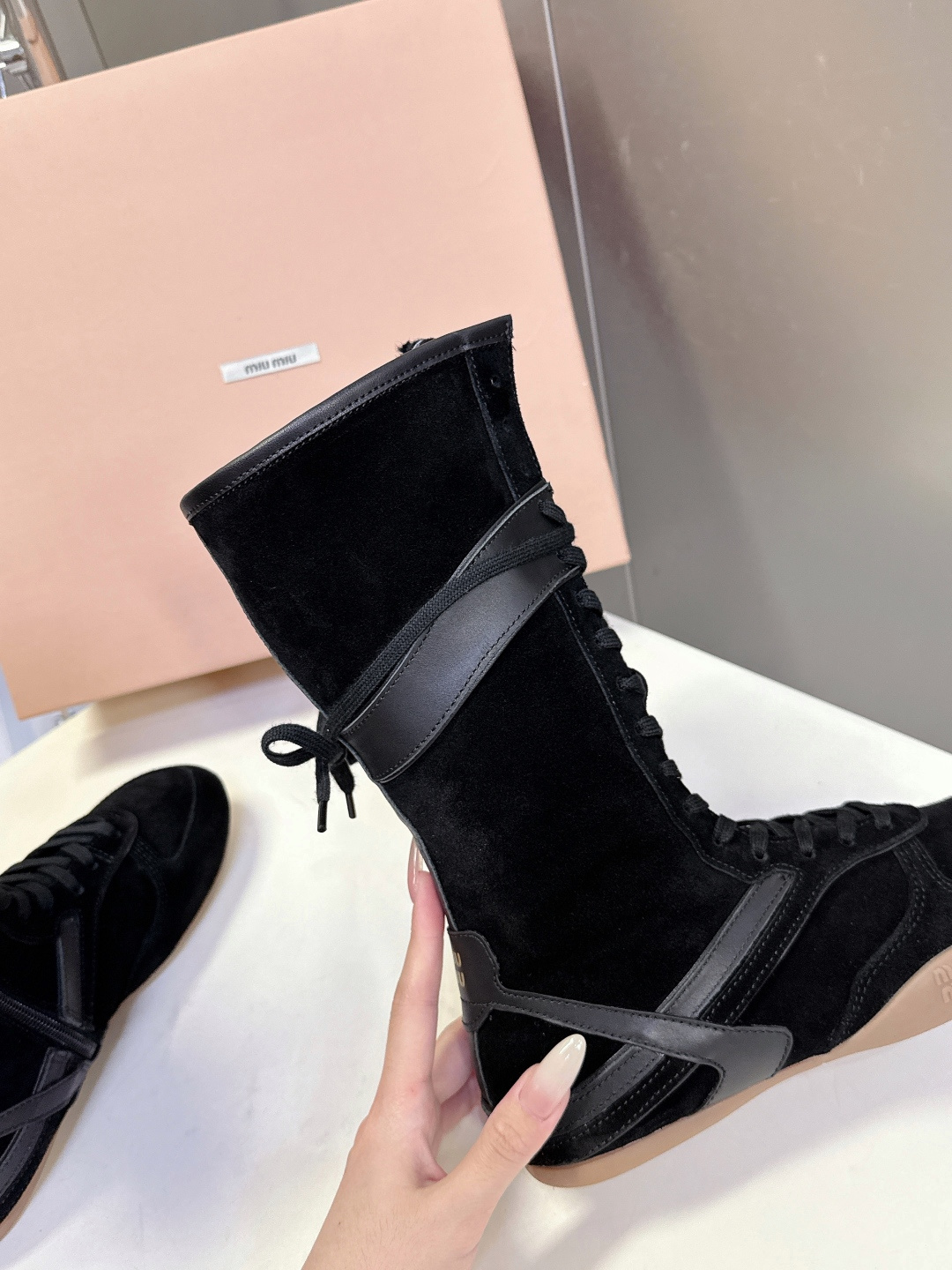 MiuMiu缪缪最新走秀款复古毛毛鞋 拳击鞋官方秀场出镜率最高的单品 超多明星时尚博主种草 miu系穿搭