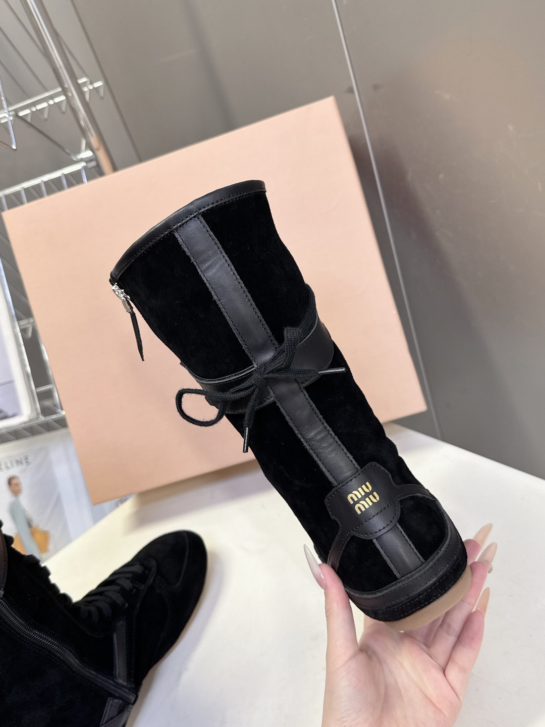 MiuMiu缪缪最新走秀款复古毛毛鞋 拳击鞋官方秀场出镜率最高的单品 超多明星时尚博主种草 miu系穿搭