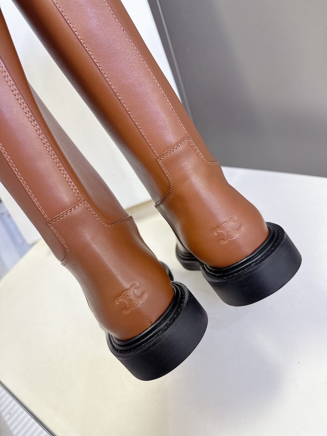 CELINE思琳2025秋冬专柜最新款骑士靴超多明星网红种草 时尚博主同款 早秋力推单品！复古欧美风格 