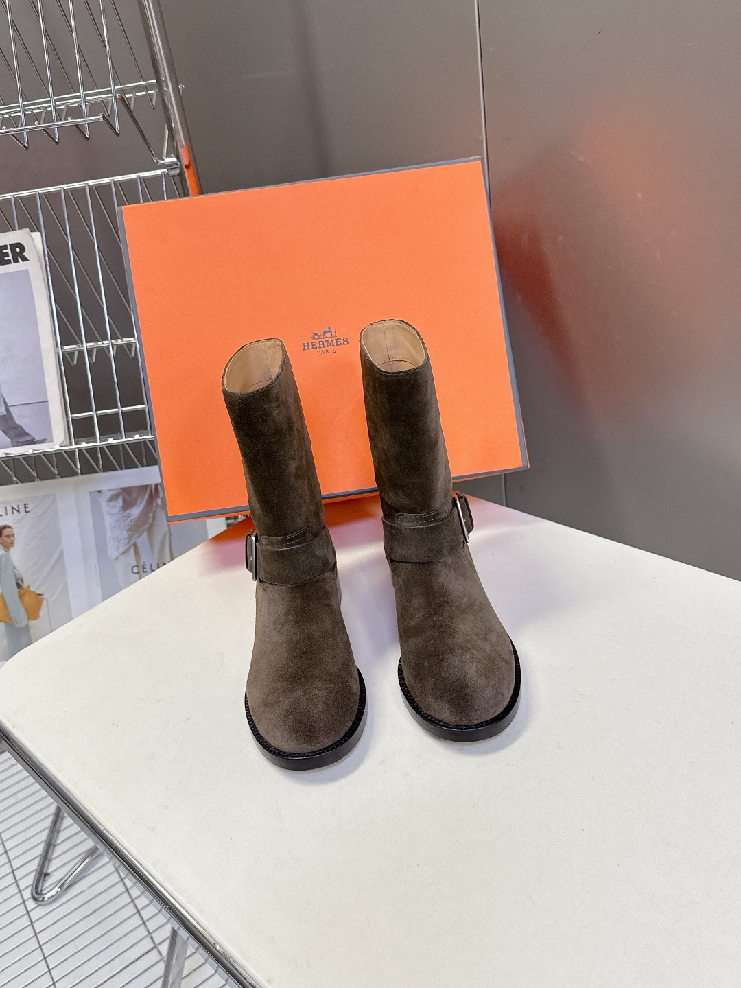 Hermes 爱马仕秋冬最新款老钱风一脚蹬短靴 专柜超难配货 🐎家靴子的设计风格通常以经典简约为主 这款