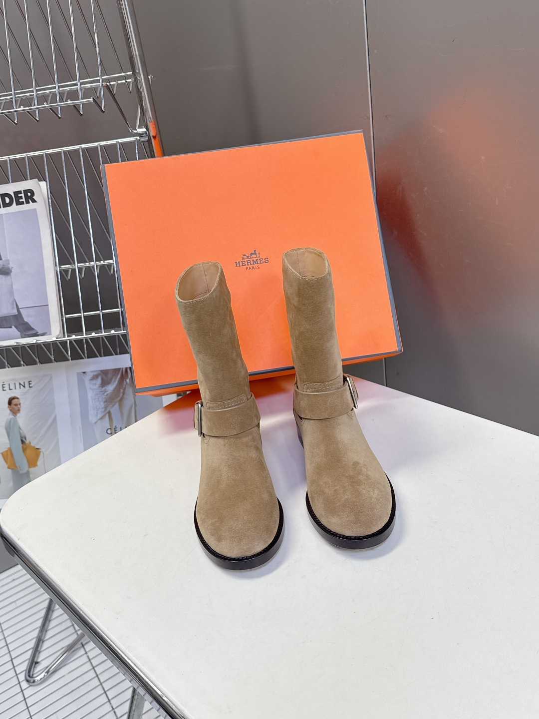 Hermes 爱马仕秋冬最新款老钱风一脚蹬短靴 专柜超难配货 🐎家靴子的设计风格通常以经典简约为主 这款