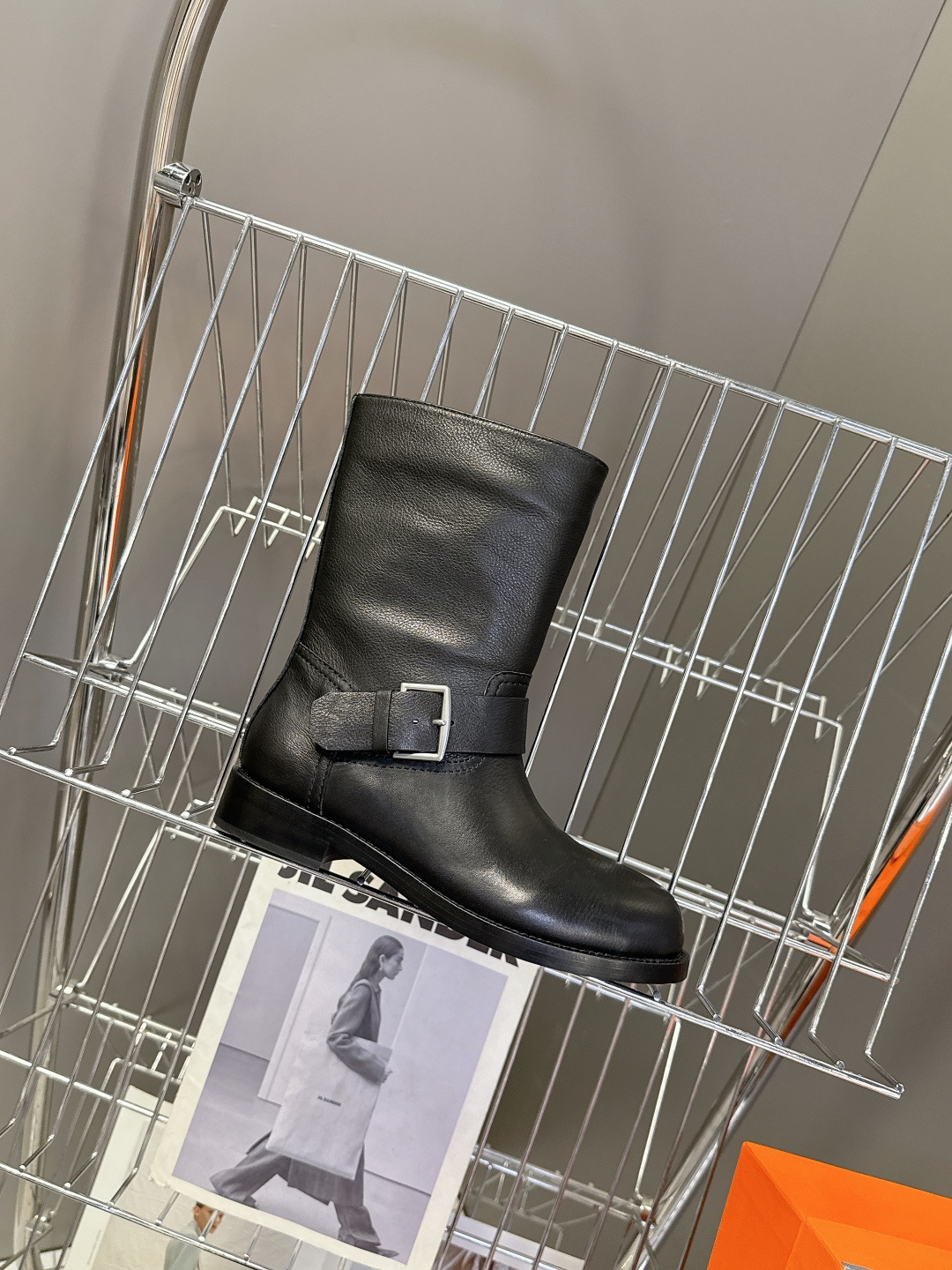 Hermes 爱马仕秋冬最新款老钱风一脚蹬短靴 专柜超难配货 🐎家靴子的设计风格通常以经典简约为主 这款