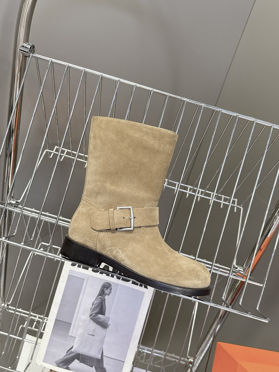 Hermes 爱马仕秋冬最新款老钱风一脚蹬短靴 专柜超难配货 🐎家靴子的设计风格通常以经典简约为主 这款