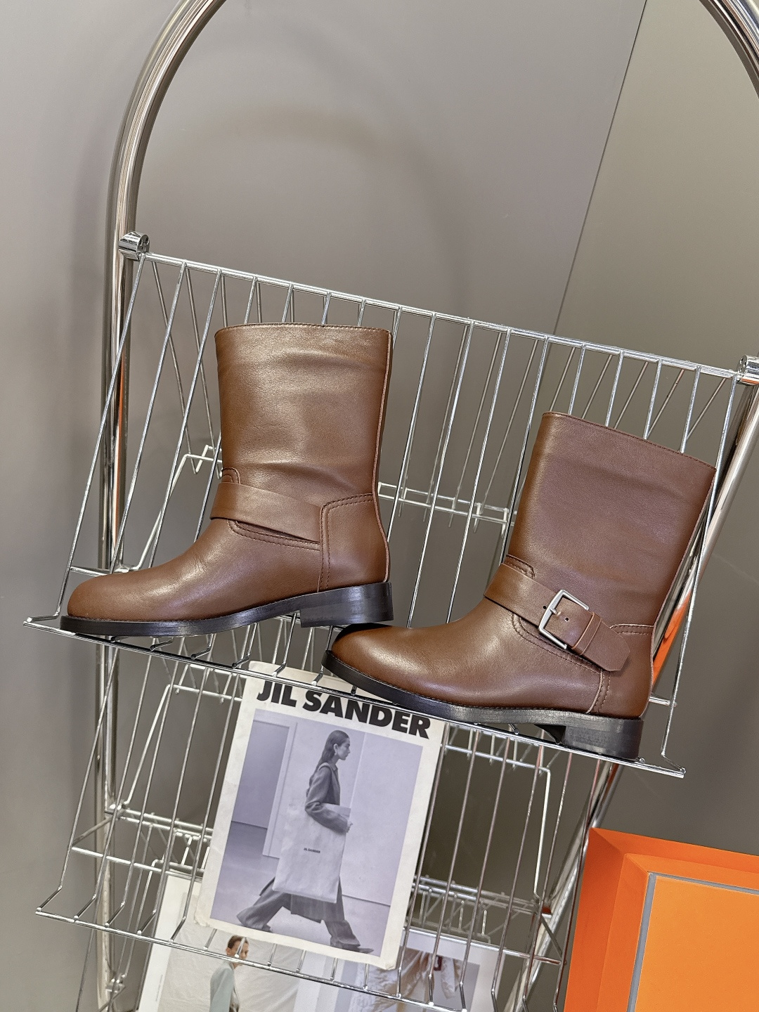 Hermes 爱马仕秋冬最新款老钱风一脚蹬短靴 专柜超难配货 🐎家靴子的设计风格通常以经典简约为主 这款