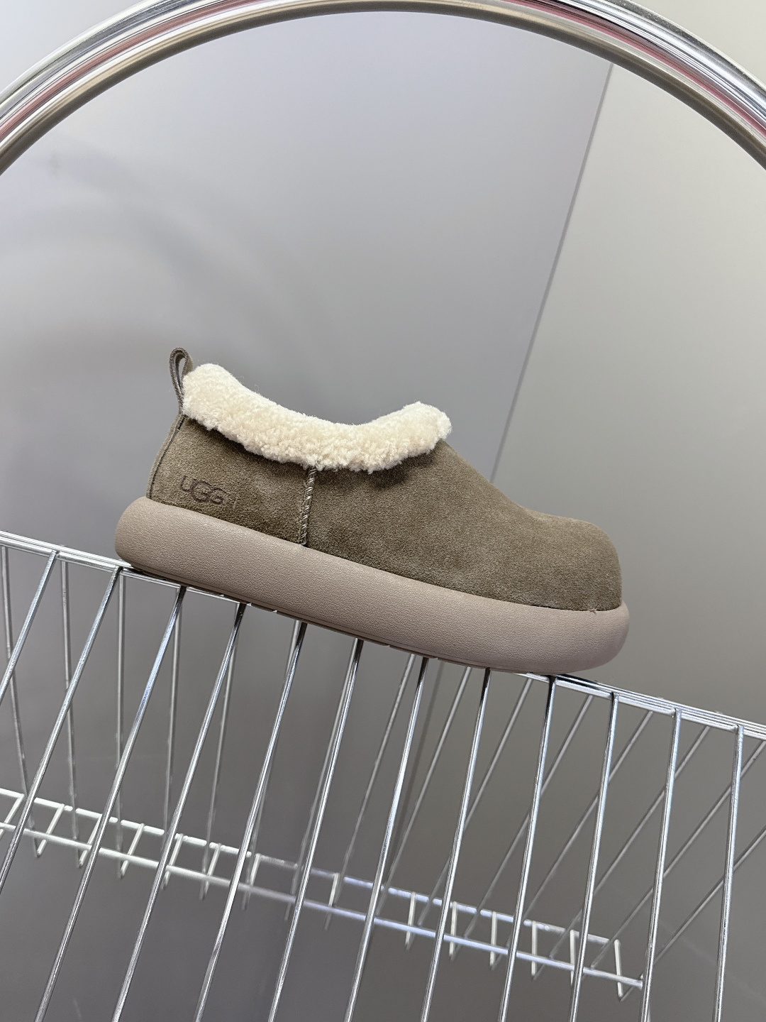 UGG雪地靴秋冬最款新厚底毛毛鞋 超多明星网红种草 秋冬必备毛毛鞋 真羊毛上脚超暖和 一款不会撞衫的鞋子
