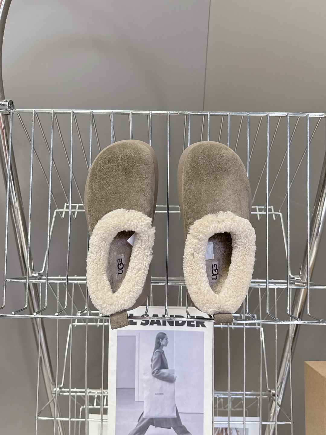 UGG雪地靴秋冬最款新厚底毛毛鞋 超多明星网红种草 秋冬必备毛毛鞋 真羊毛上脚超暖和 一款不会撞衫的鞋子