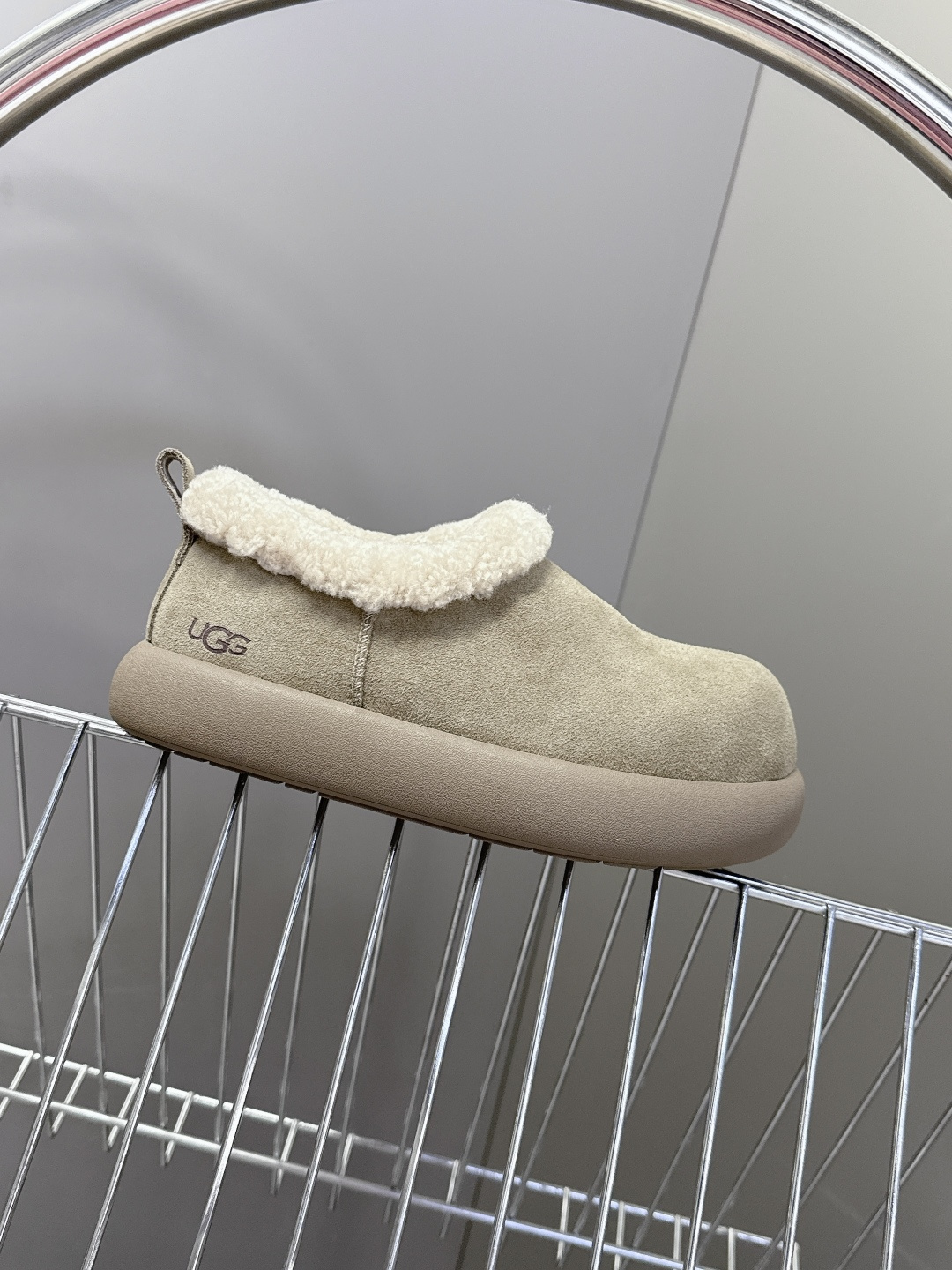 UGG雪地靴秋冬最款新厚底毛毛鞋 超多明星网红种草 秋冬必备毛毛鞋 真羊毛上脚超暖和 一款不会撞衫的鞋子