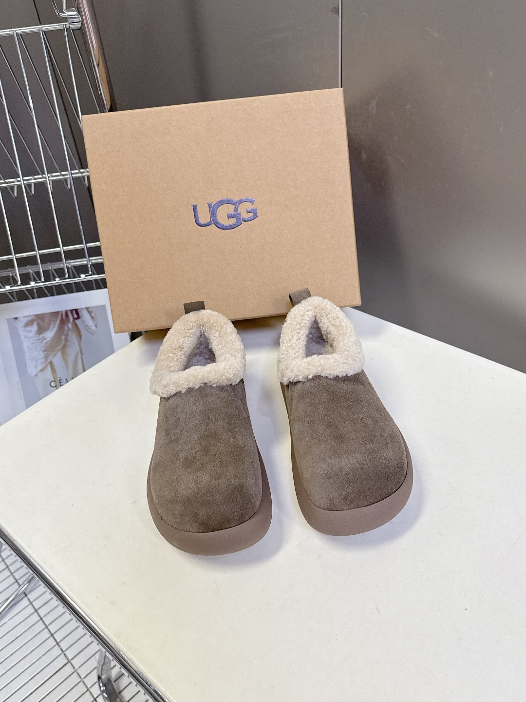 UGG雪地靴秋冬最款新厚底毛毛鞋 超多明星网红种草 秋冬必备毛毛鞋 真羊毛上脚超暖和 一款不会撞衫的鞋子