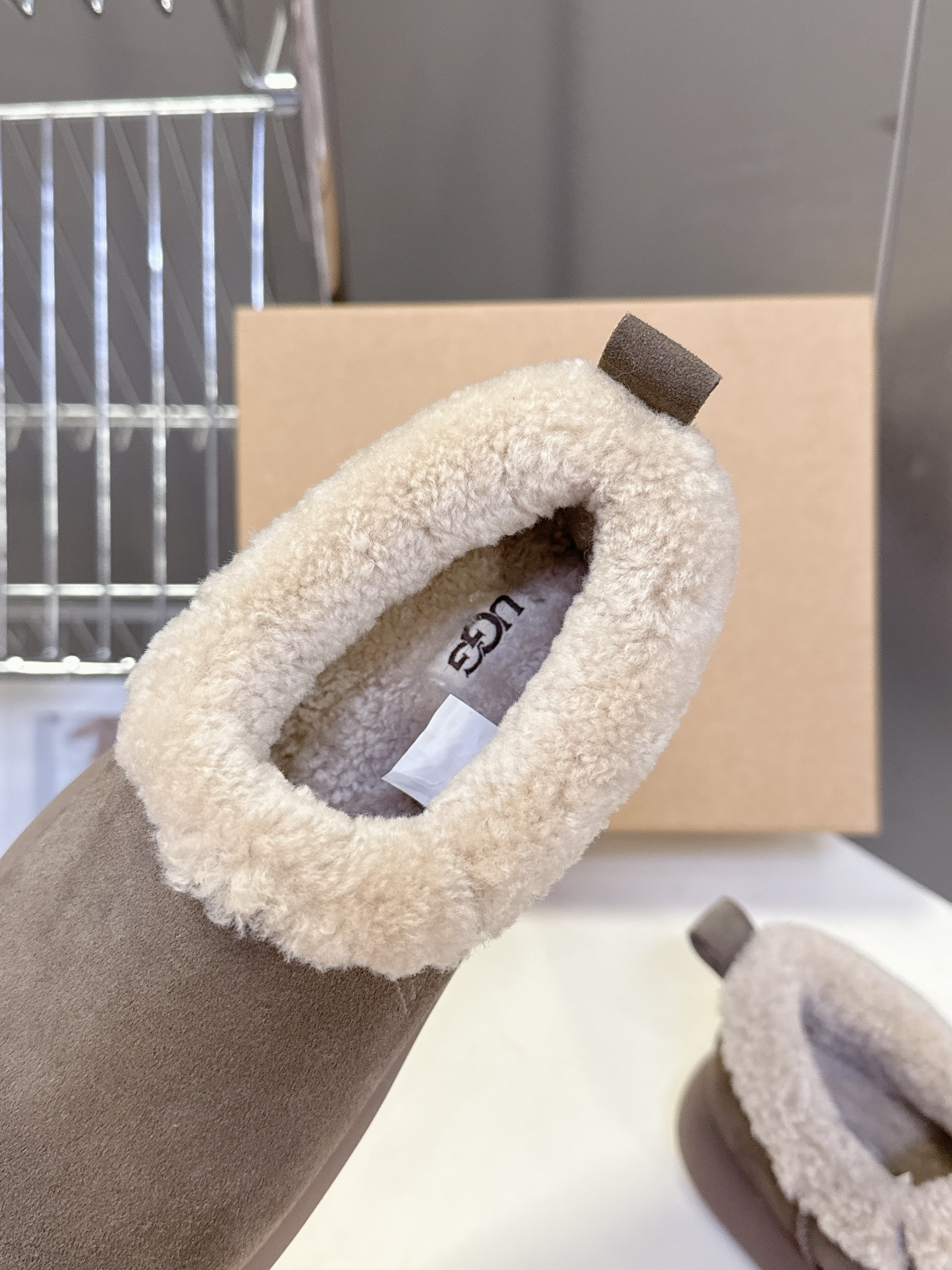 UGG雪地靴秋冬最款新厚底毛毛鞋 超多明星网红种草 秋冬必备毛毛鞋 真羊毛上脚超暖和 一款不会撞衫的鞋子