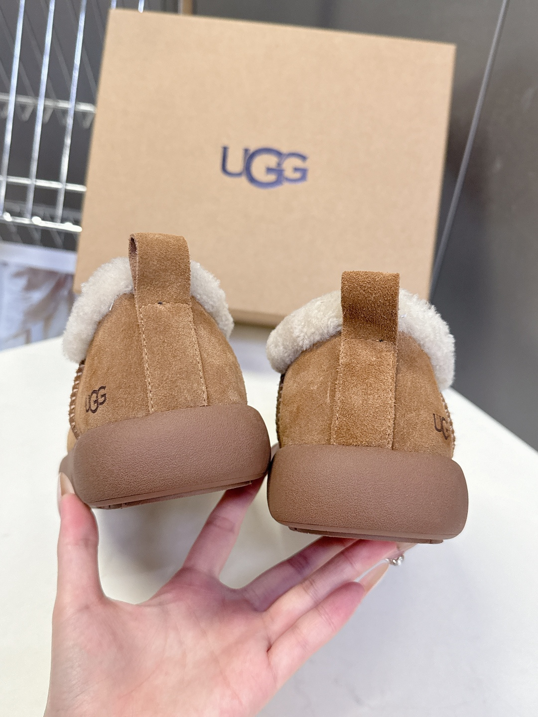 UGG雪地靴秋冬最款新厚底毛毛鞋 超多明星网红种草 秋冬必备毛毛鞋 真羊毛上脚超暖和 一款不会撞衫的鞋子