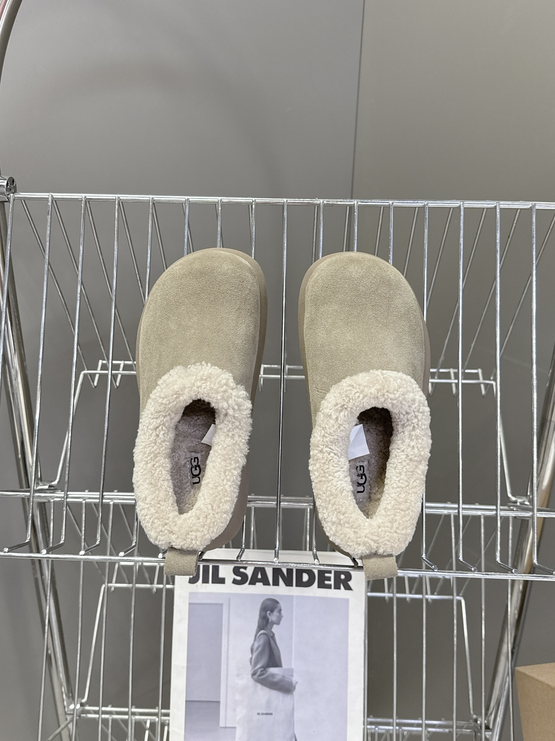 UGG雪地靴秋冬最款新厚底毛毛鞋 超多明星网红种草 秋冬必备毛毛鞋 真羊毛上脚超暖和 一款不会撞衫的鞋子