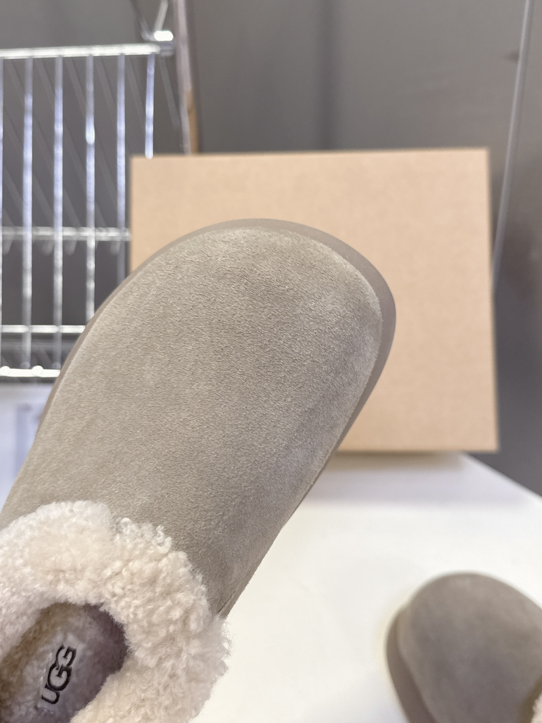 UGG雪地靴秋冬最款新厚底毛毛鞋 超多明星网红种草 秋冬必备毛毛鞋 真羊毛上脚超暖和 一款不会撞衫的鞋子