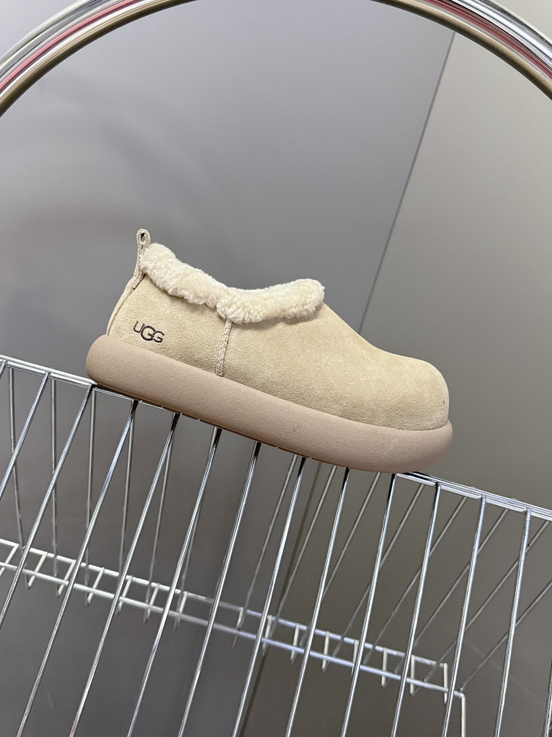UGG雪地靴秋冬最款新厚底毛毛鞋 超多明星网红种草 秋冬必备毛毛鞋 真羊毛上脚超暖和 一款不会撞衫的鞋子