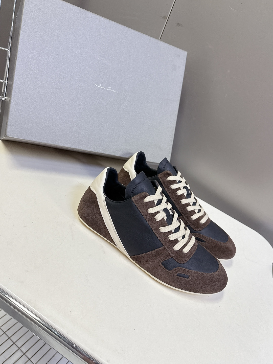 男装➕10 Rick Owens欧文斯最新情侣款复古运动 休闲鞋 德训鞋 薄底鞋超多明星时尚博主种草 当