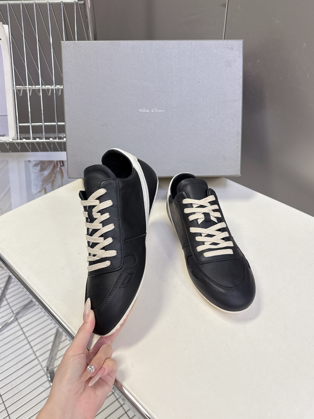 男装➕10 Rick Owens欧文斯最新情侣款复古运动 休闲鞋 德训鞋 薄底鞋超多明星时尚博主种草 当