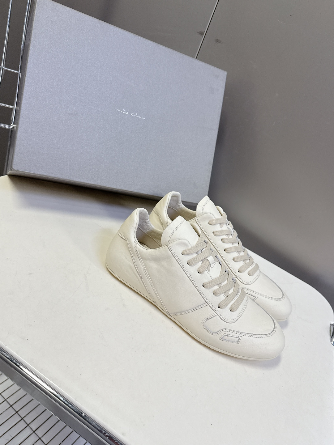 男装➕10 Rick Owens欧文斯最新情侣款复古运动 休闲鞋 德训鞋 薄底鞋超多明星时尚博主种草 当