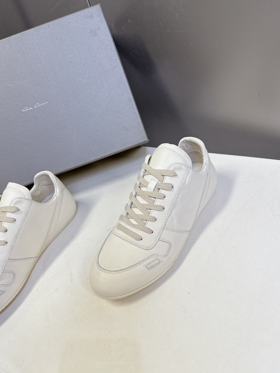 男装➕10 Rick Owens欧文斯最新情侣款复古运动 休闲鞋 德训鞋 薄底鞋超多明星时尚博主种草 当