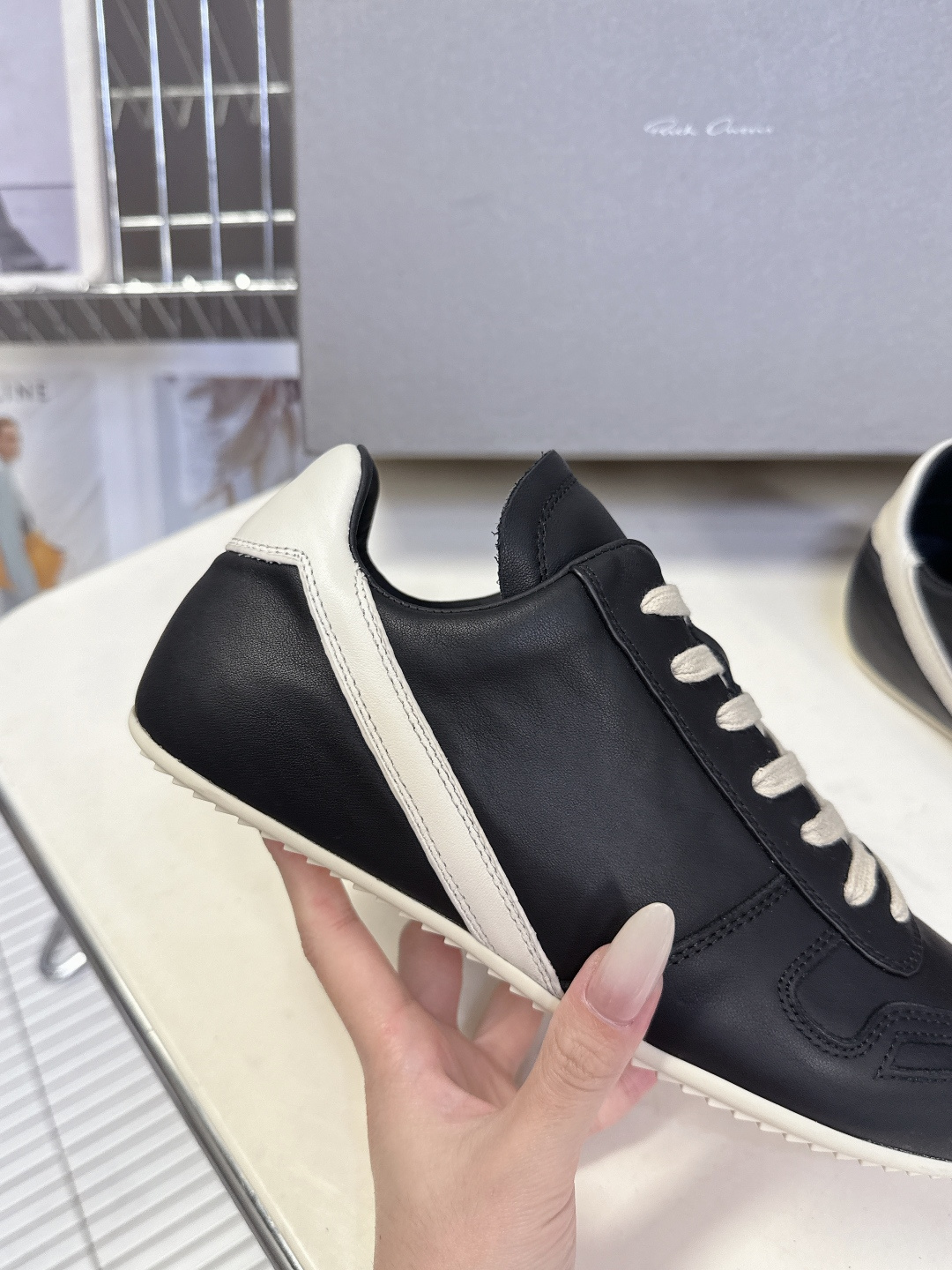 男装➕10 Rick Owens欧文斯最新情侣款复古运动 休闲鞋 德训鞋 薄底鞋超多明星时尚博主种草 当