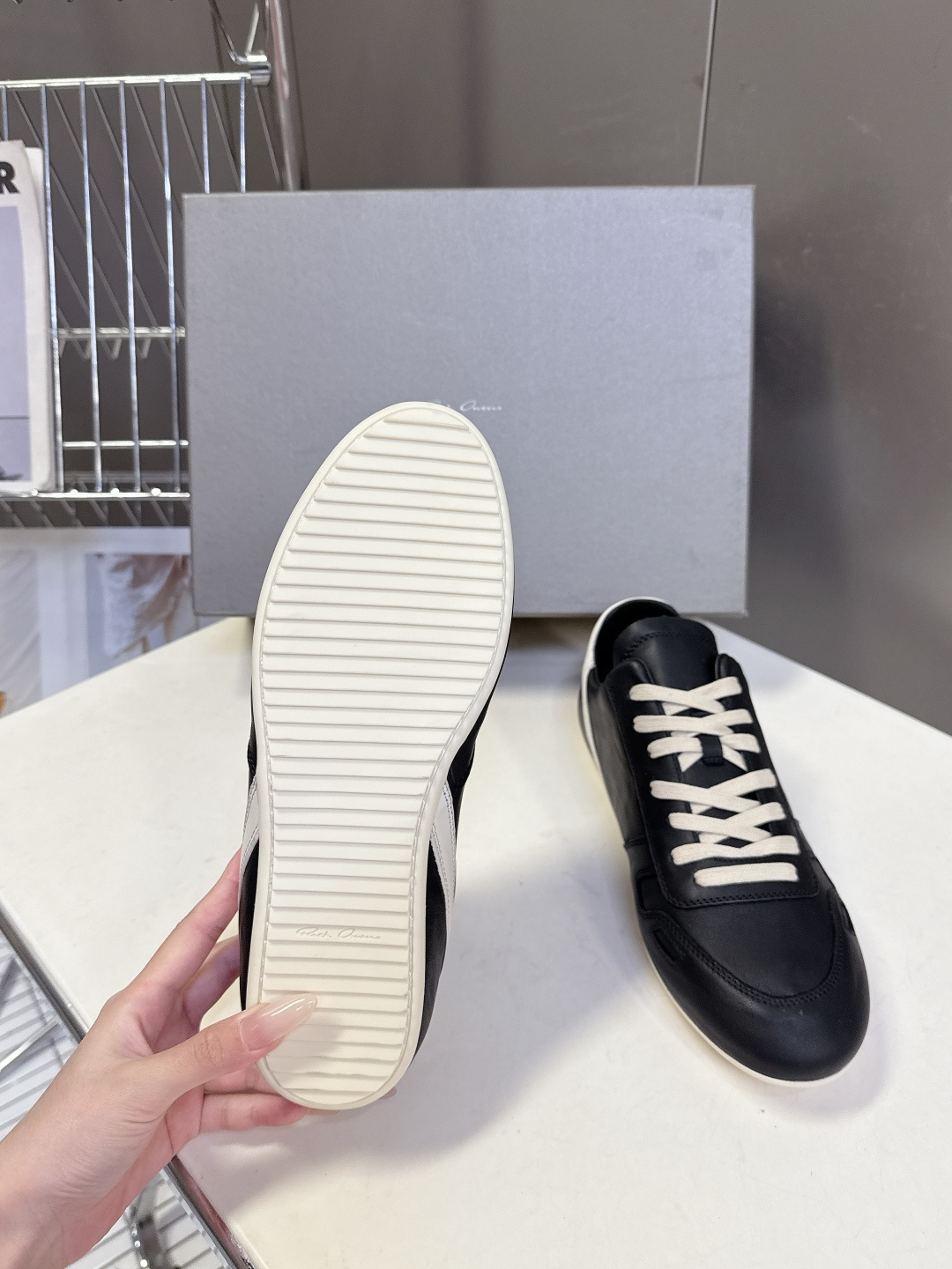 男装➕10 Rick Owens欧文斯最新情侣款复古运动 休闲鞋 德训鞋 薄底鞋超多明星时尚博主种草 当