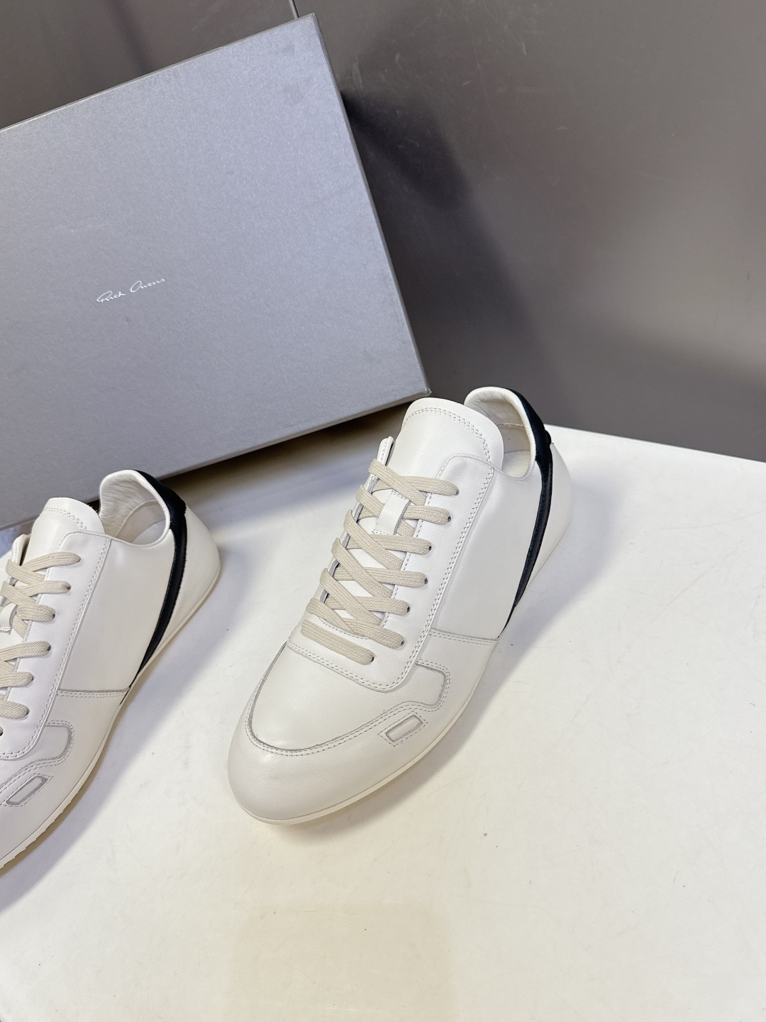 男装➕10 Rick Owens欧文斯最新情侣款复古运动 休闲鞋 德训鞋 薄底鞋超多明星时尚博主种草 当