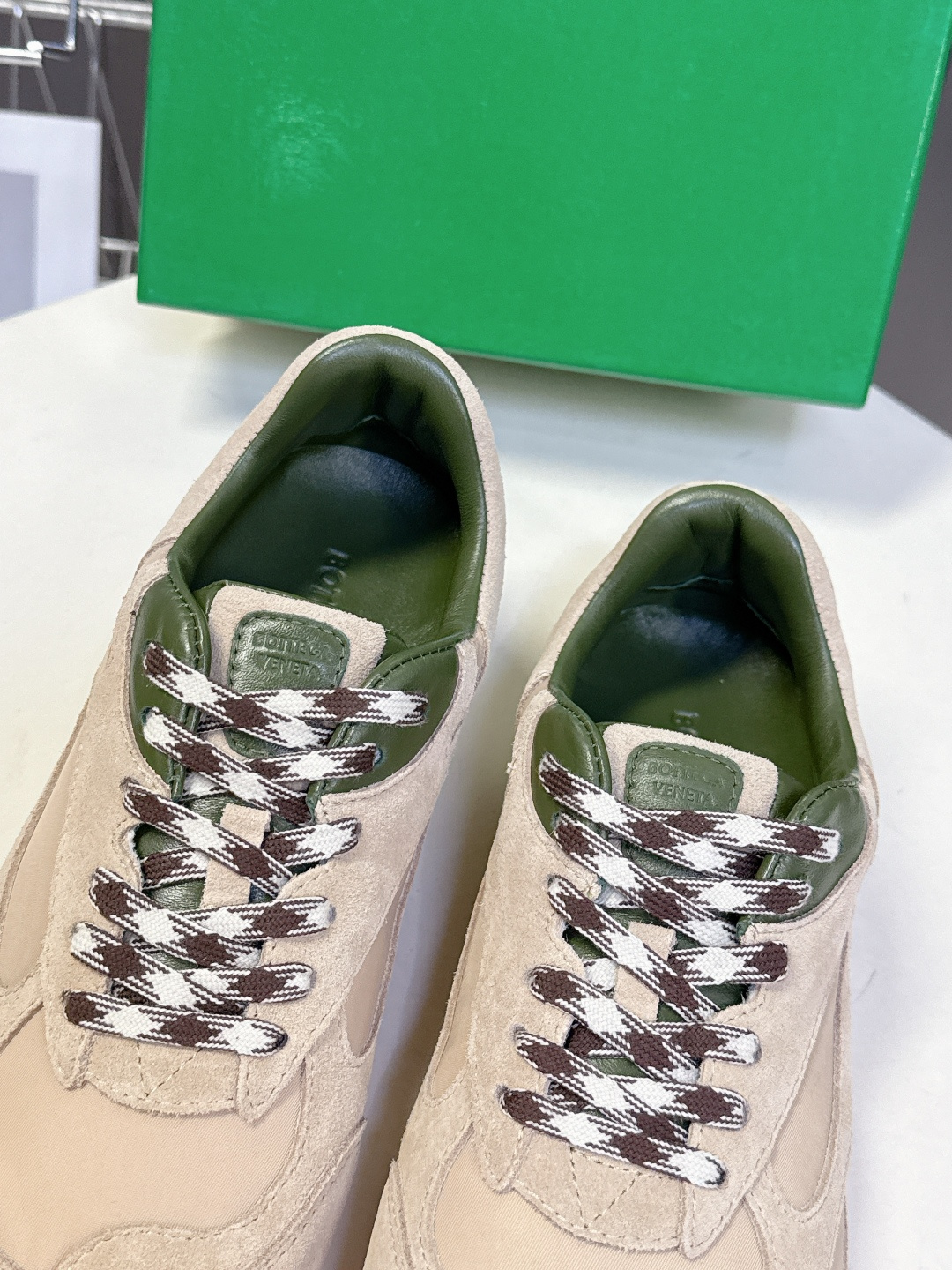 Bottega Veneta BV葆蝶家 阿甘鞋 德训鞋 运动鞋 BV经典老钱风运动鞋超多明星时尚博主种