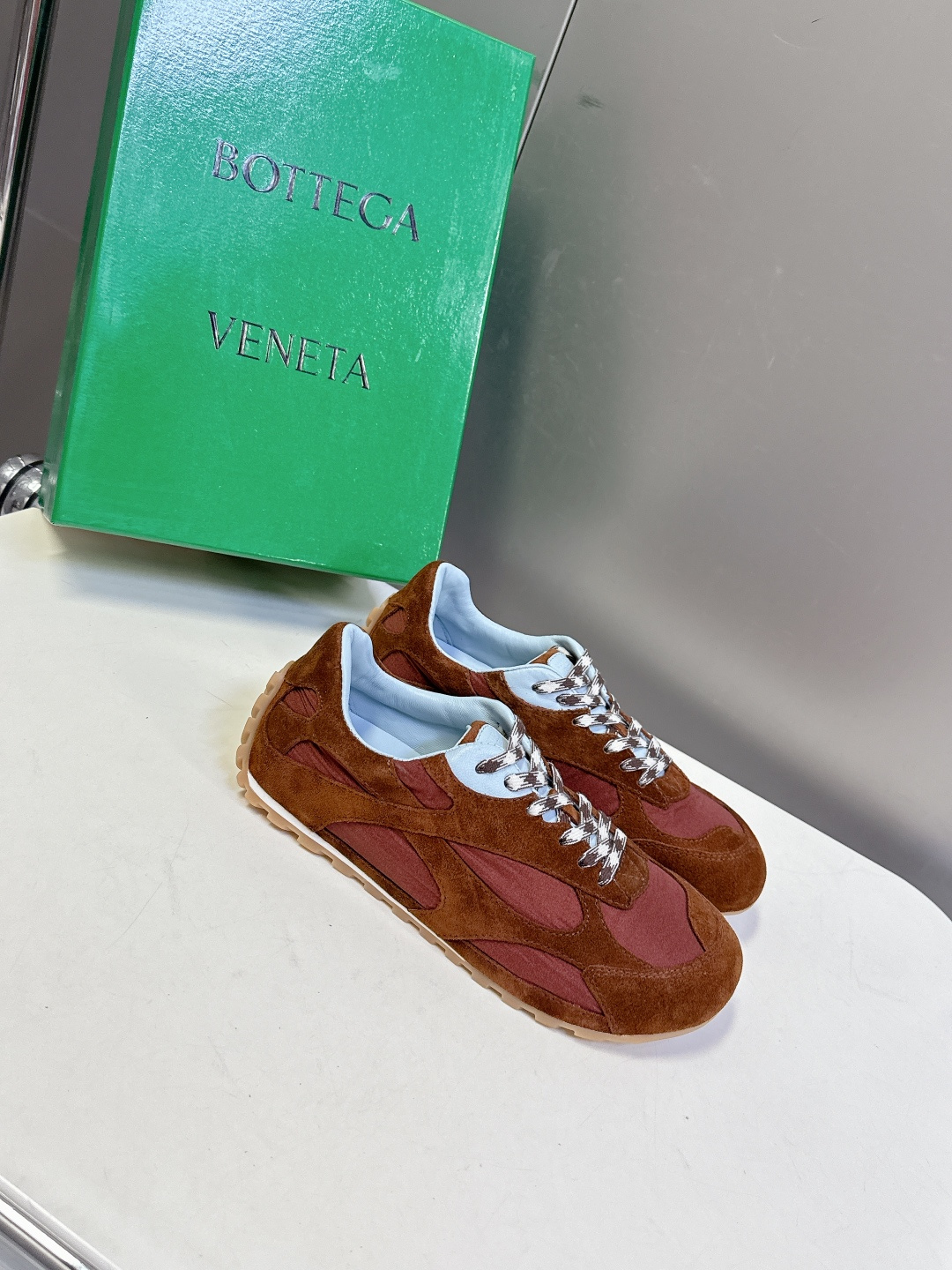 Bottega Veneta BV葆蝶家 阿甘鞋 德训鞋 运动鞋 BV经典老钱风运动鞋超多明星时尚博主种