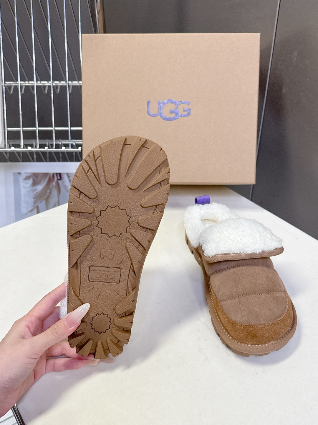 UGG雪地靴秋冬最款新厚底毛毛鞋 超多明星网红种草 秋冬必备毛毛鞋 真羊毛上脚超暖和 一款不会撞衫的鞋子