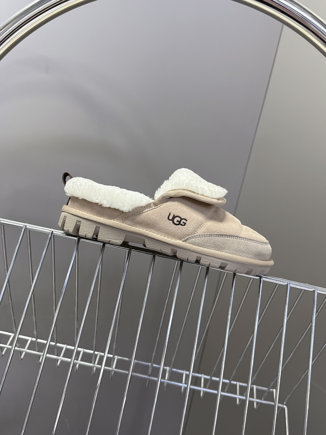 UGG雪地靴秋冬最款新厚底毛毛鞋 超多明星网红种草 秋冬必备毛毛鞋 真羊毛上脚超暖和 一款不会撞衫的鞋子
