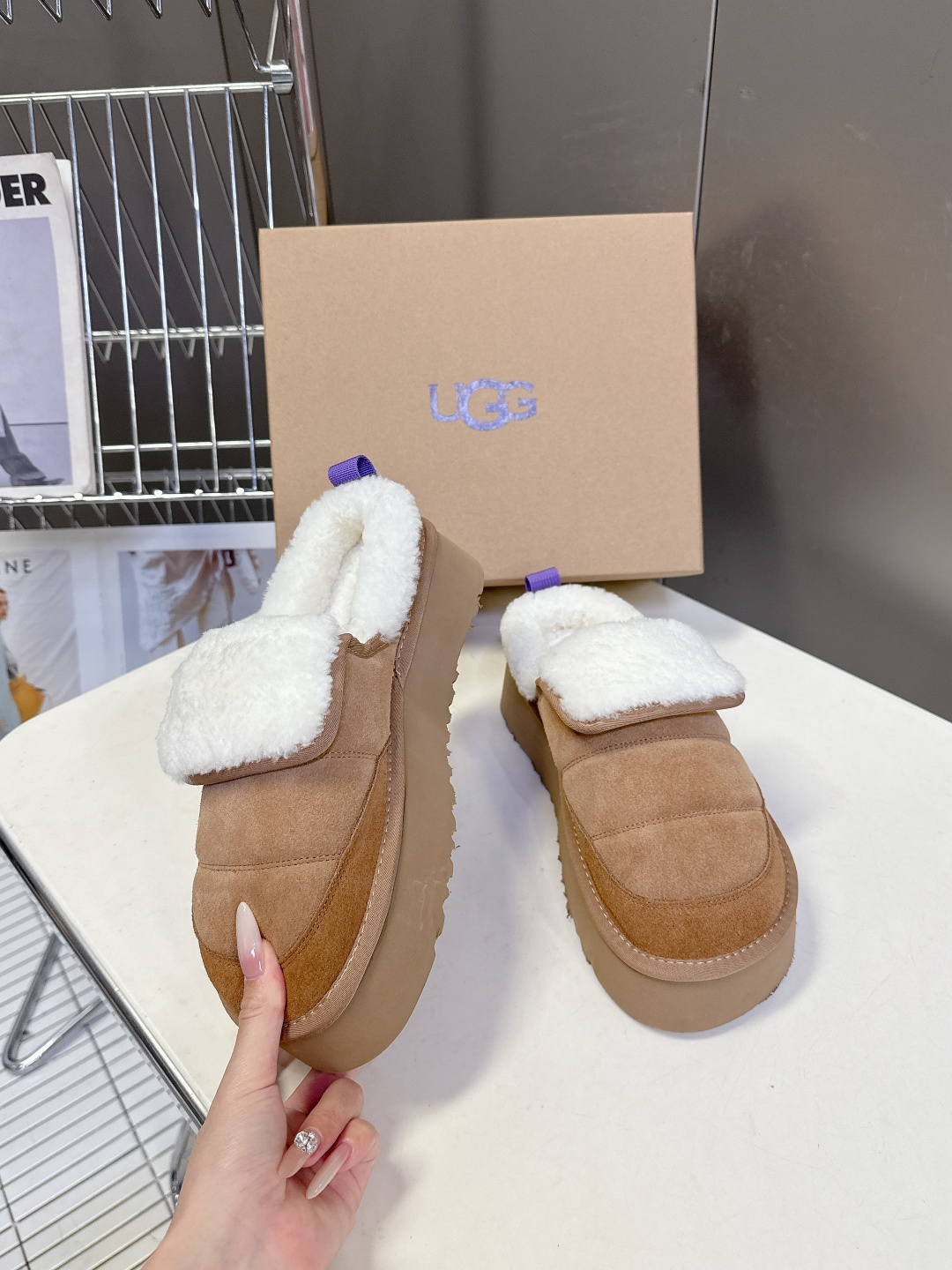 UGG雪地靴秋冬最款新厚底毛毛鞋 超多明星网红种草 秋冬必备毛毛鞋 真羊毛上脚超暖和 一款不会撞衫的鞋子
