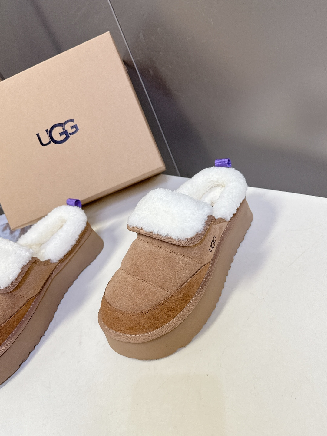 UGG雪地靴秋冬最款新厚底毛毛鞋 超多明星网红种草 秋冬必备毛毛鞋 真羊毛上脚超暖和 一款不会撞衫的鞋子