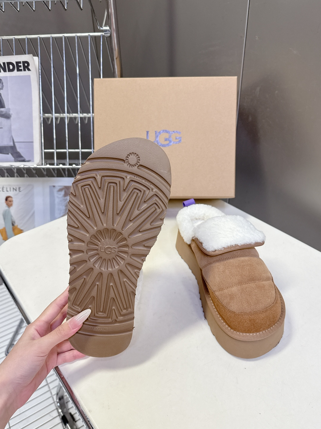UGG雪地靴秋冬最款新厚底毛毛鞋 超多明星网红种草 秋冬必备毛毛鞋 真羊毛上脚超暖和 一款不会撞衫的鞋子