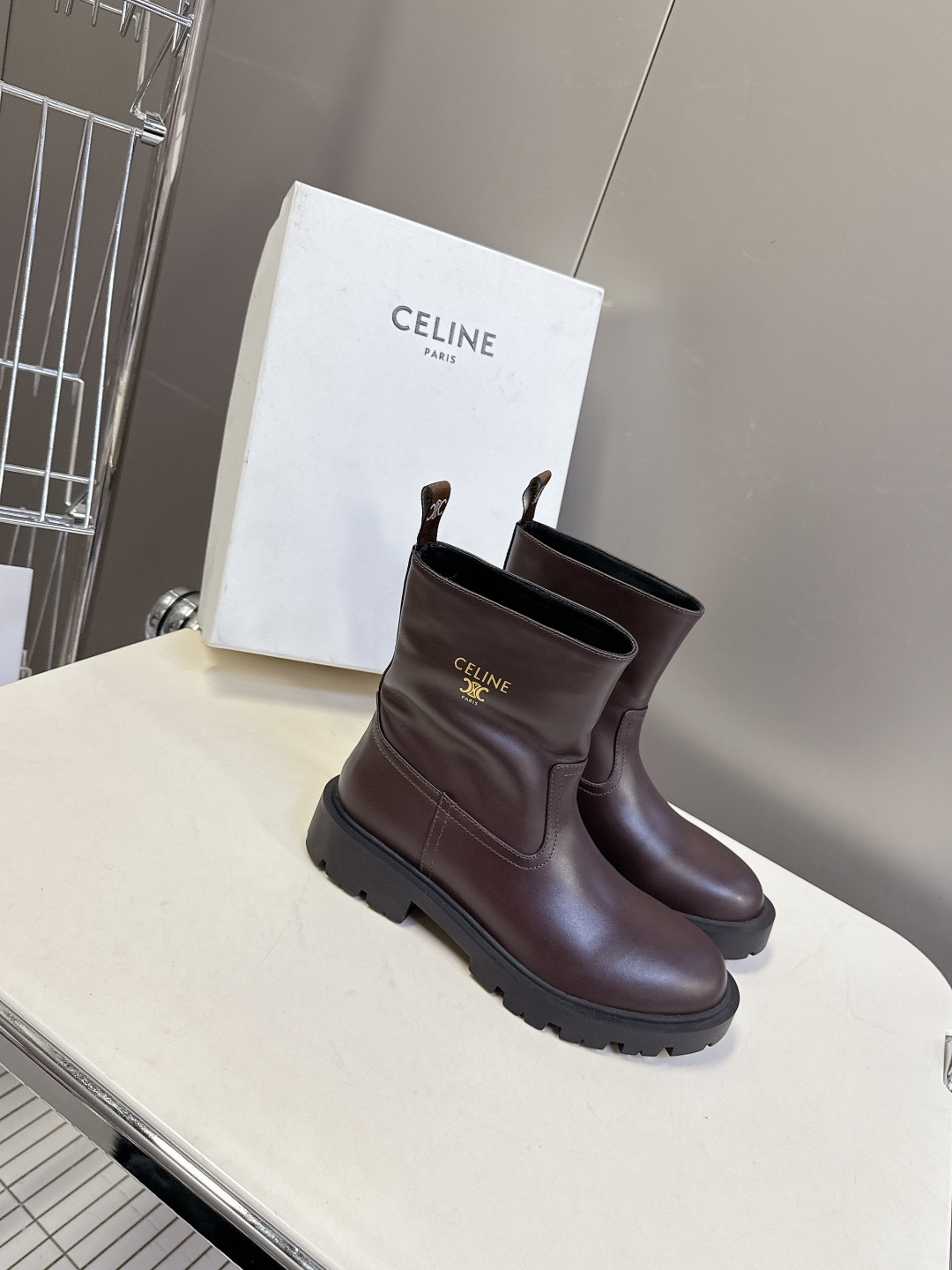 CELINE思琳秋冬专柜最新款一脚蹬短靴 超多明星网红种草 时尚博主同款 早秋力推单品！复古欧美风格 炸